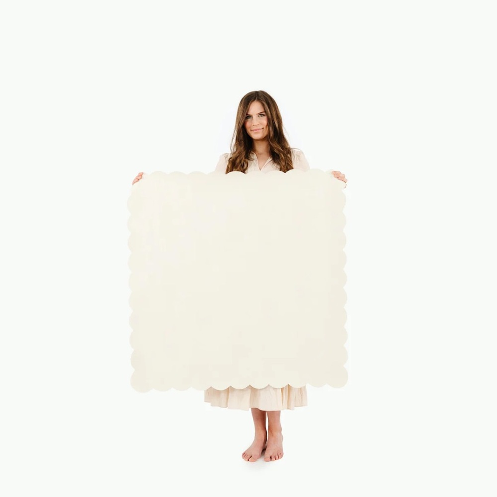 Gathre ivory scalloped mini high chair mat